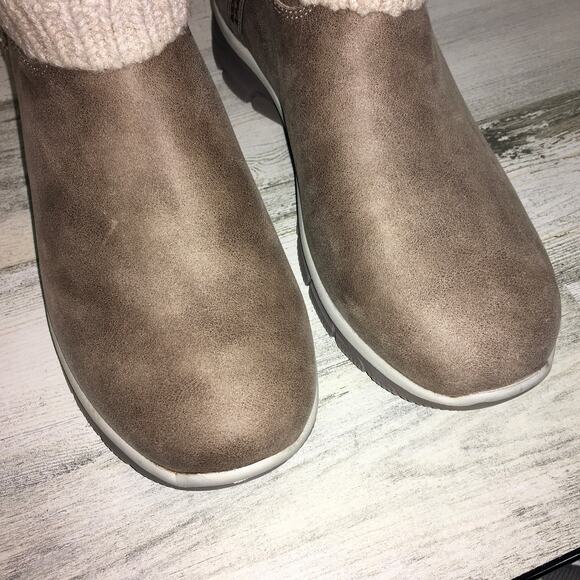 Skechers Taupe Ankle Boots with Knit Cuff
New w/o Tags! - Picture 9 of 9
